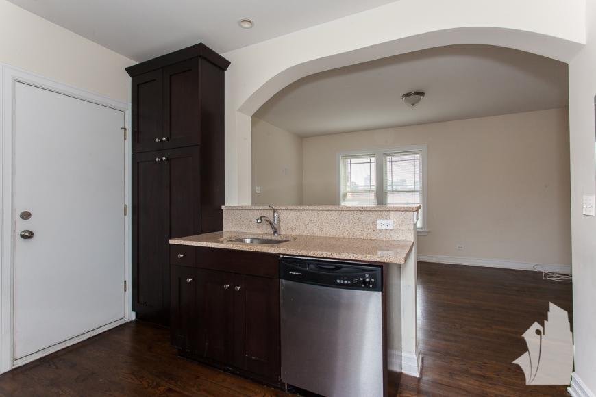 3810 N Sheffield Ave – photo 2