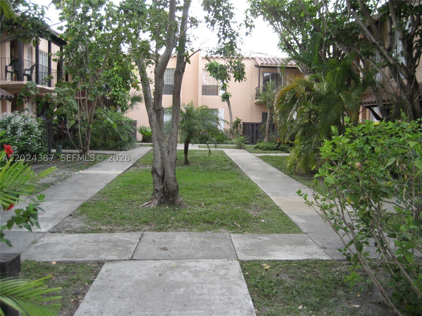 10806 N Kendall Dr – photo 3