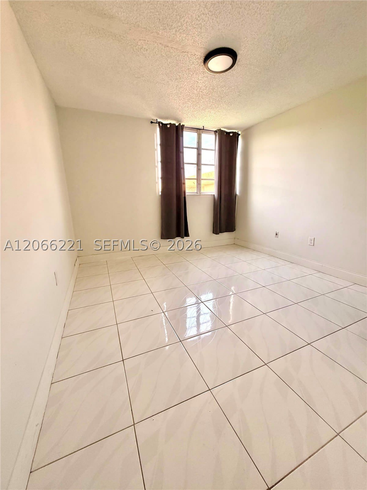 840 NW 87th Ave – photo 4