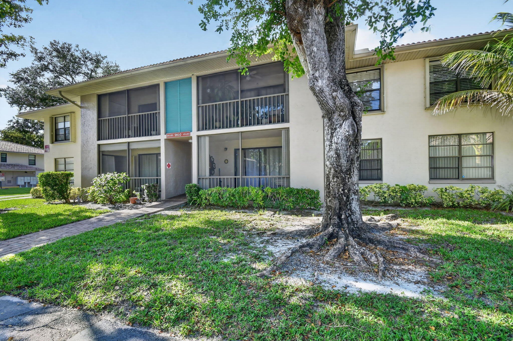 9810 Pineapple Tree Drive – photo 2