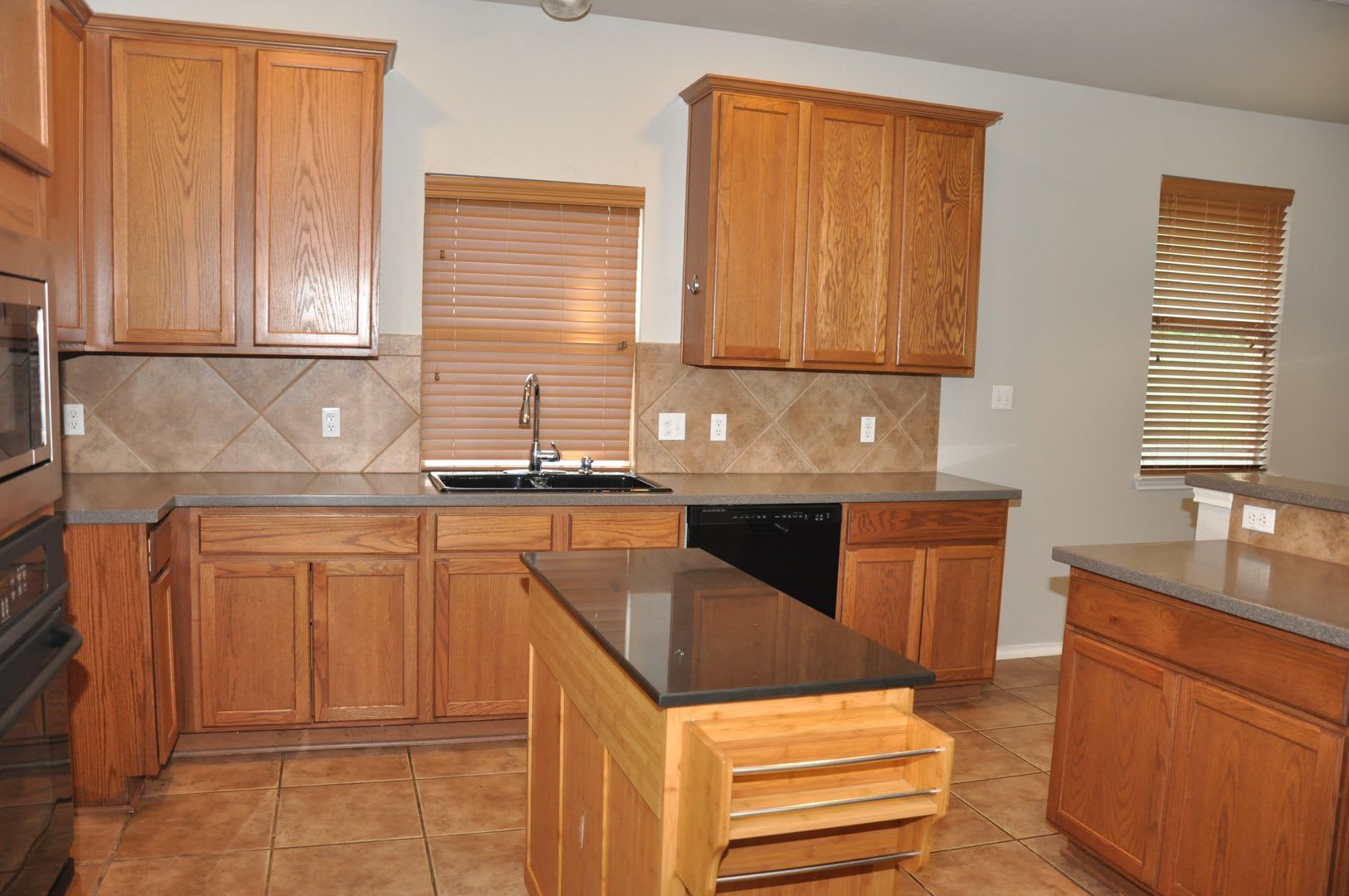 3 Bedroom 2 Bath with and Office/4th Bedroom in Vista Ridge – photo 3