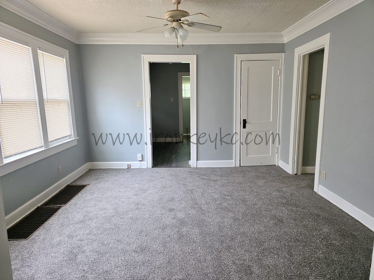 2120 East 68th Terrace – photo 4