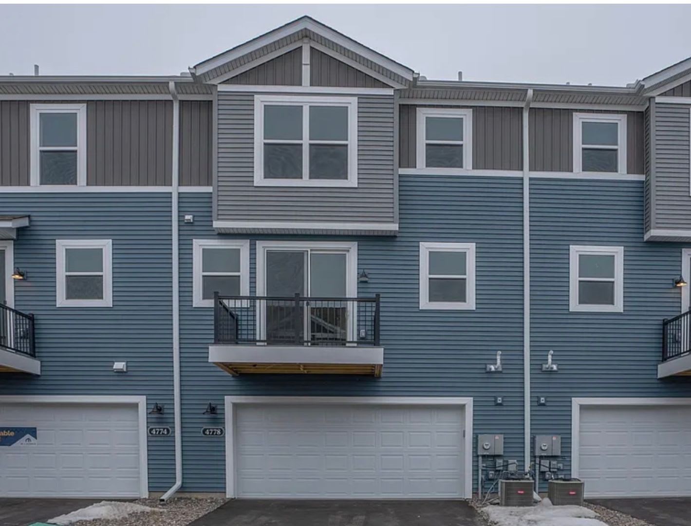 Fabulous 3BR/3BA Minnetrista Townhome Available 10/1! Some utilities included – photo 3