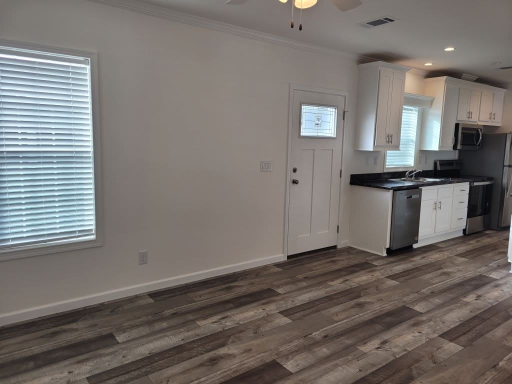 5548 Annette Street – photo 5
