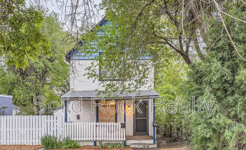 511 East Platte Avenue – photo 1