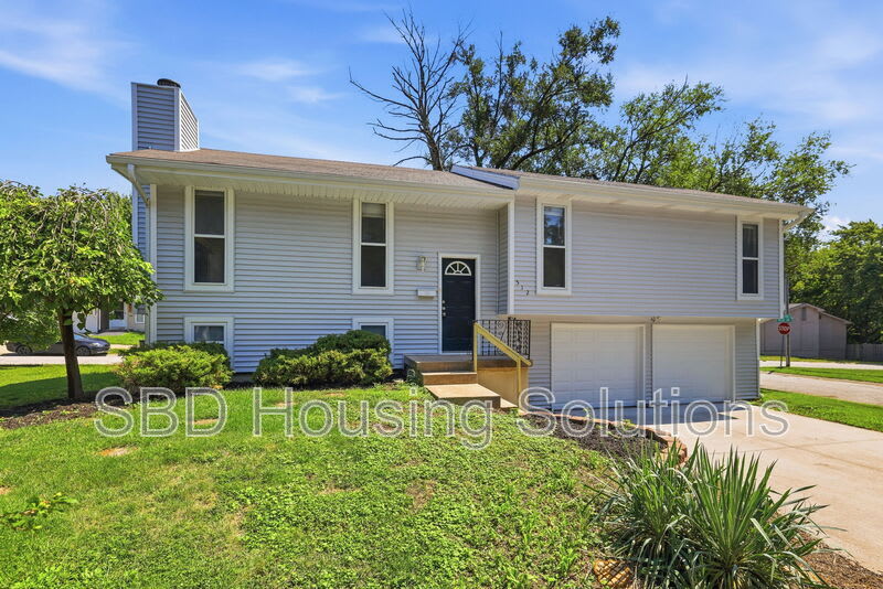 512 NE Weathervane St – photo 1