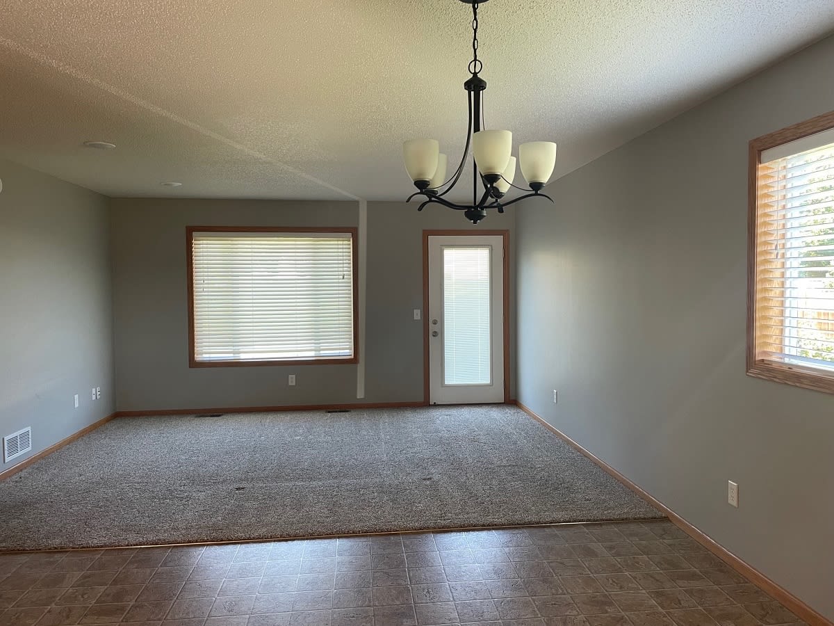 217 18th Ave Se – photo 5