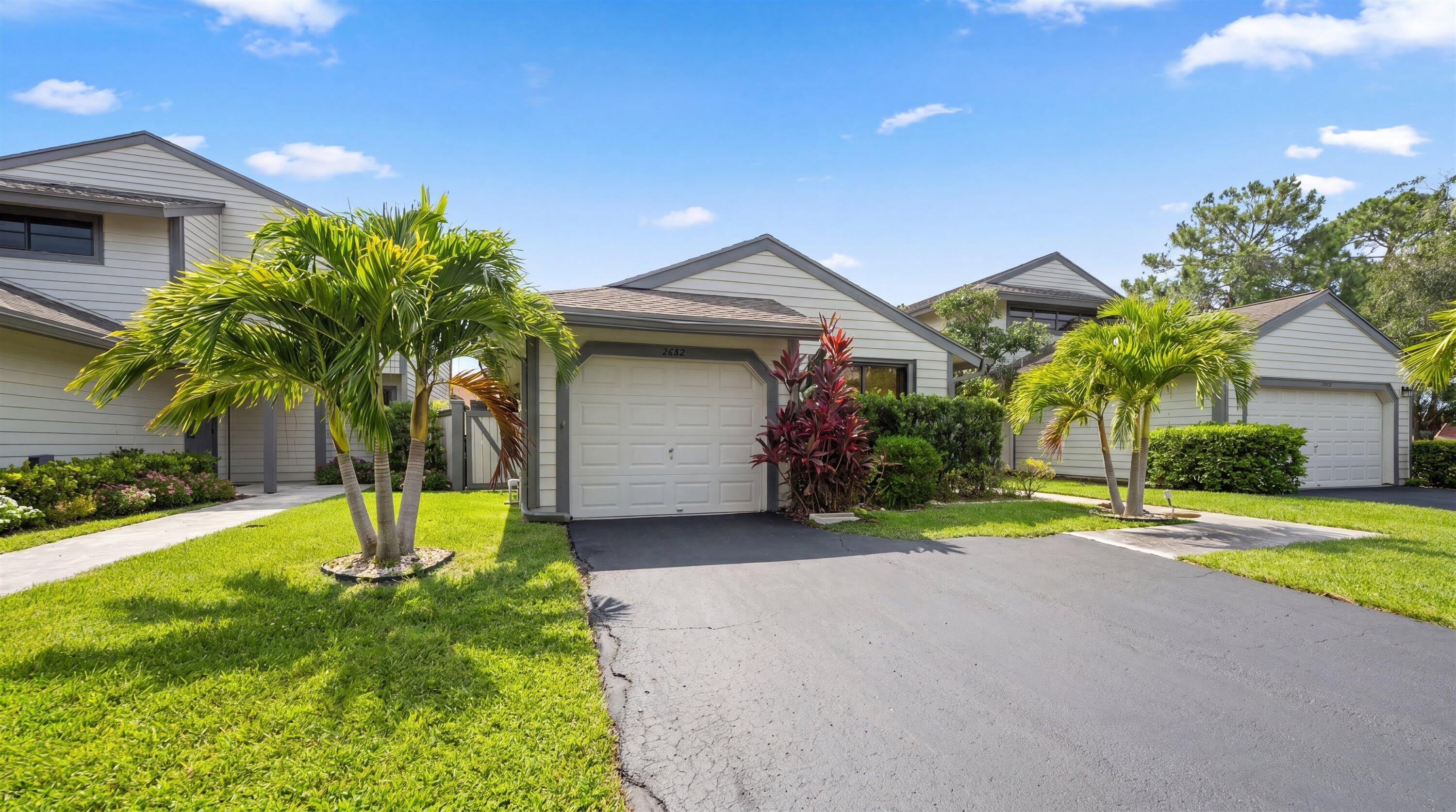 2482 Bedford Mews Drive – photo 1