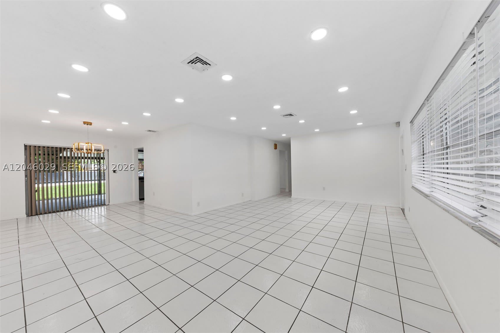 945 NE 176th St – photo 5