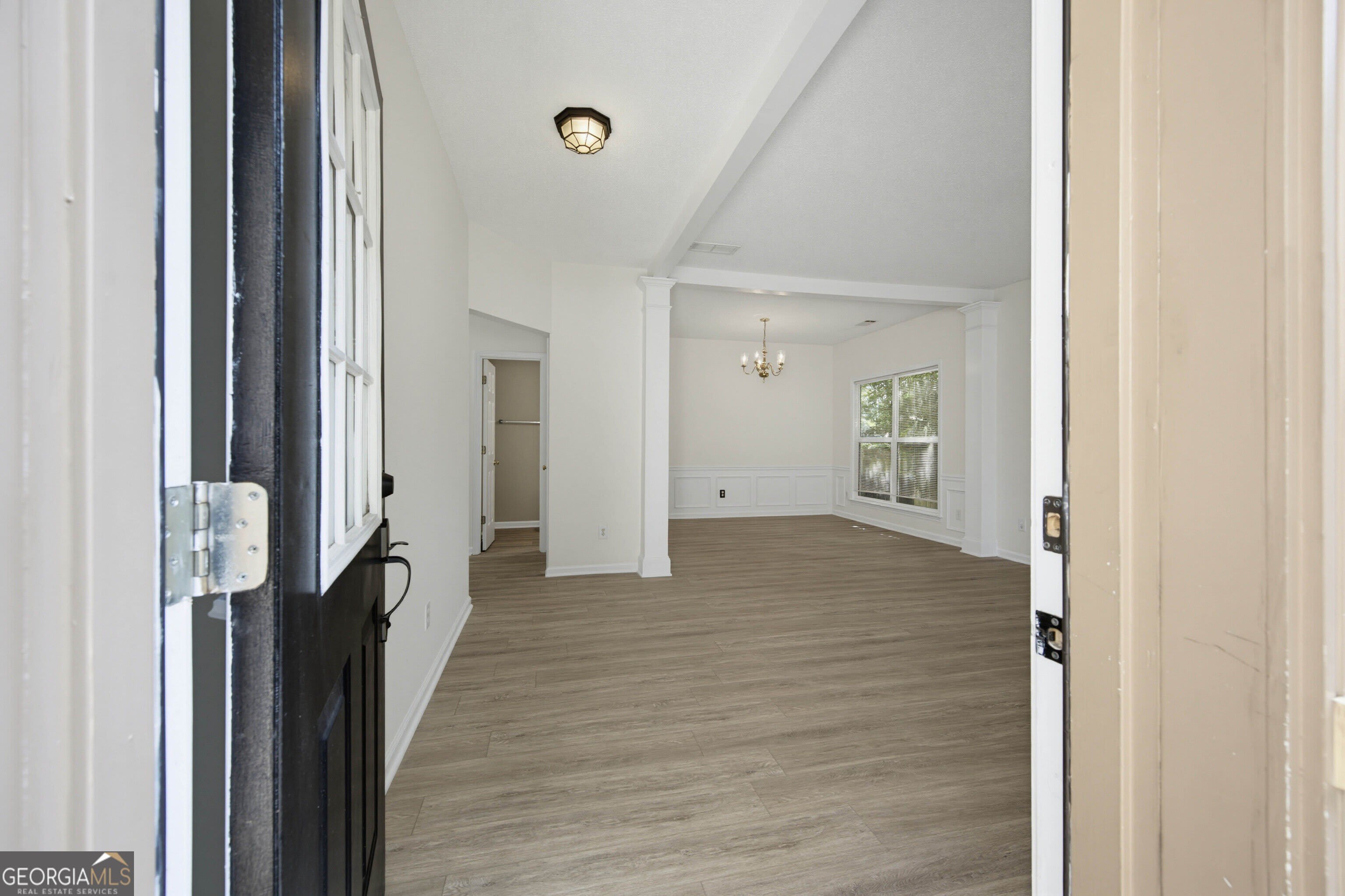 395 Cadeleigh Court – photo 2