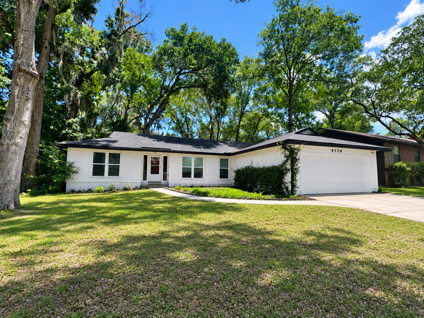 Rental Available in Arlington! – photo 1
