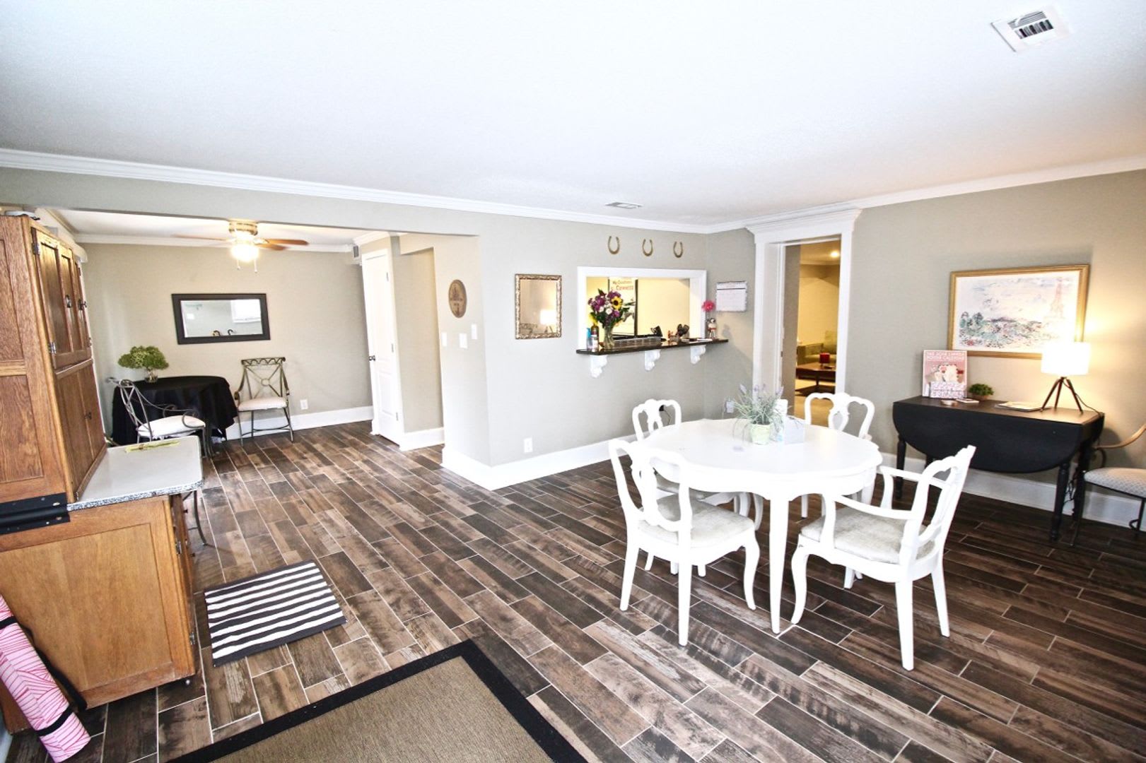 Plaza La Belle Apartments – photo 2