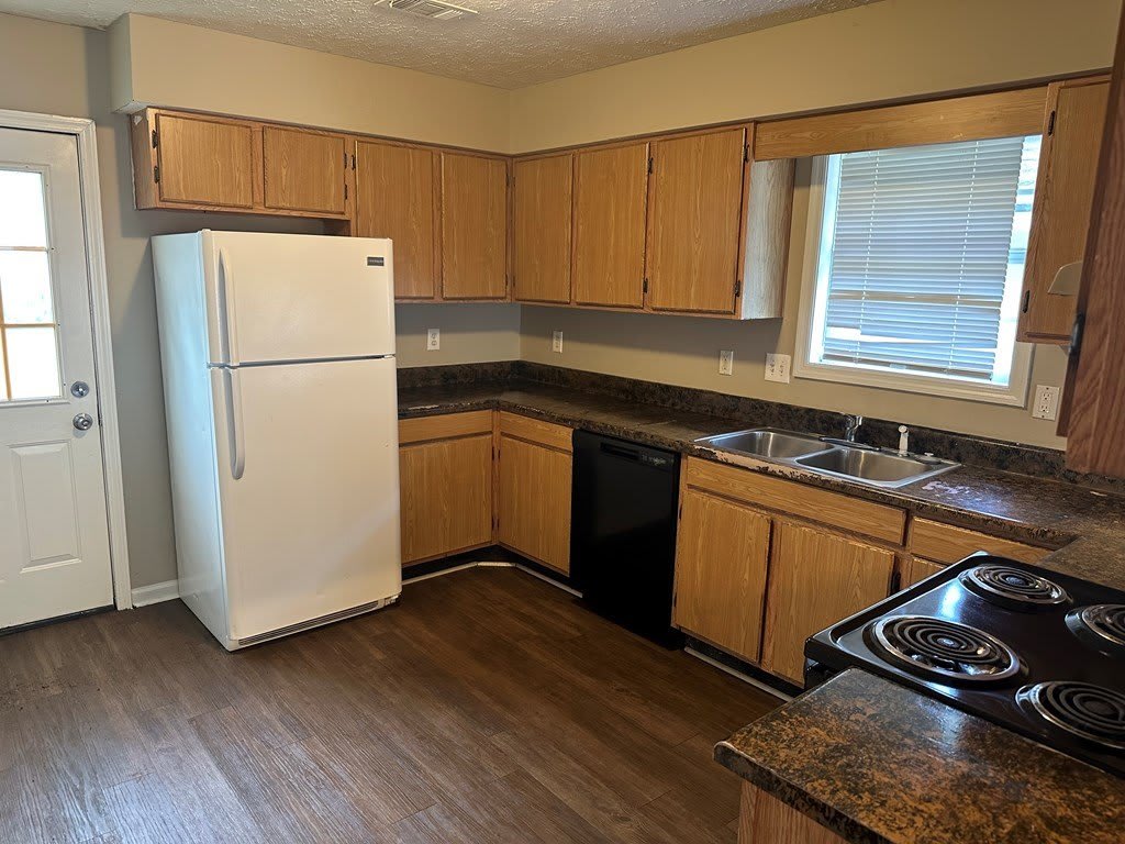1501 Summer Place Drive – photo 3