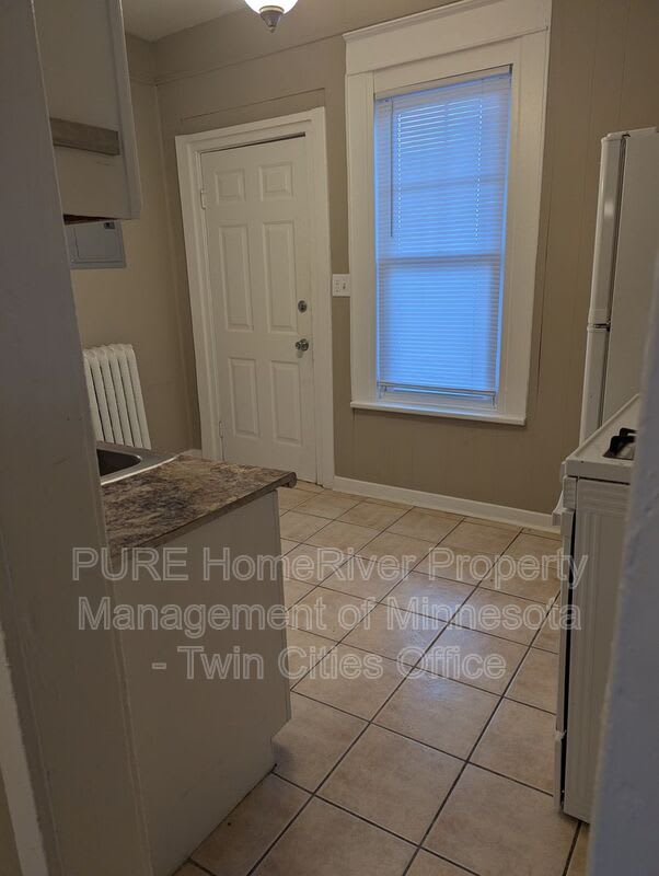 605 Van Buren Ave – photo 4