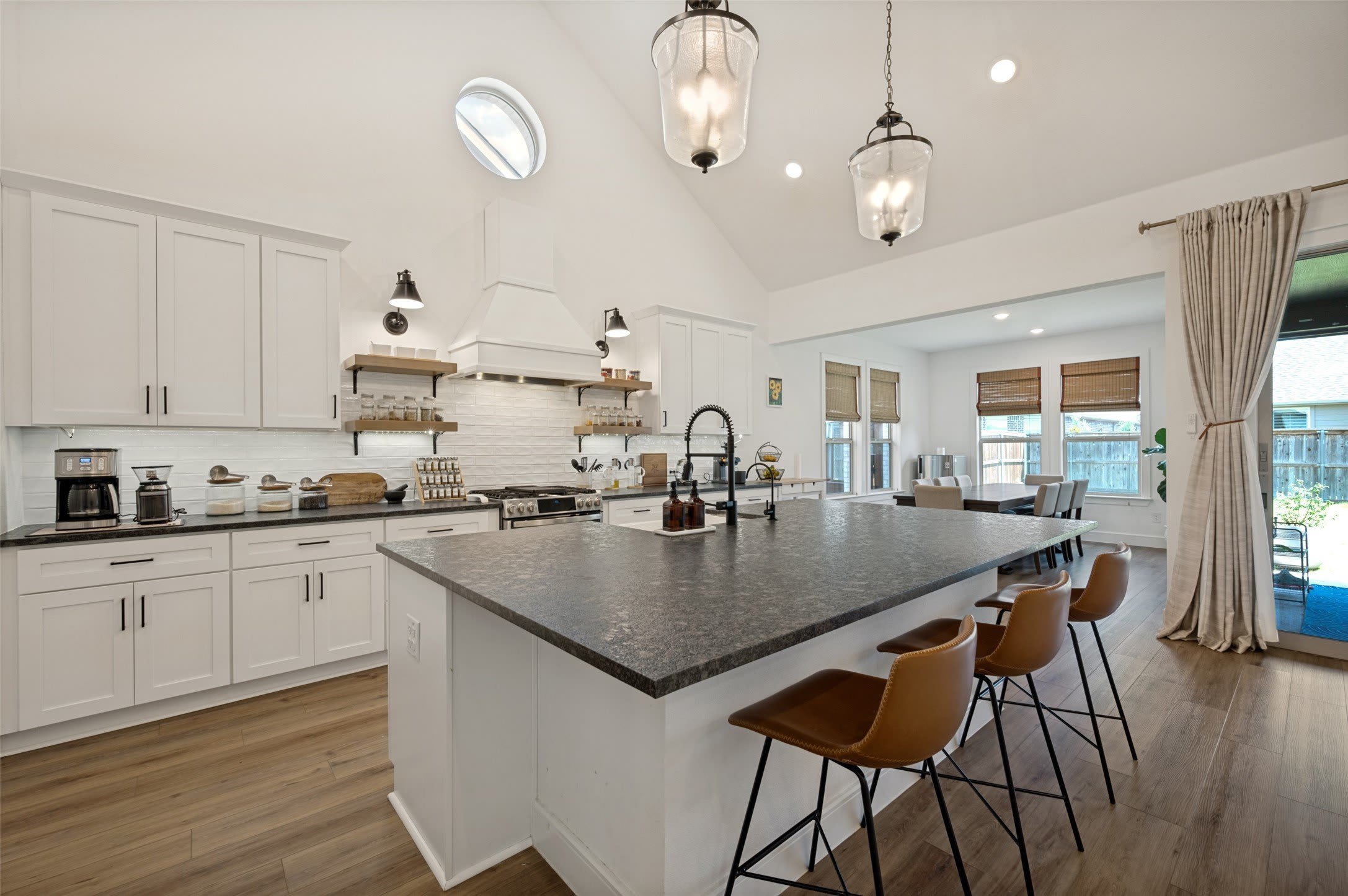724 Danbury Street – photo 5