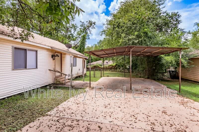1107 W Dogwood St – photo 4