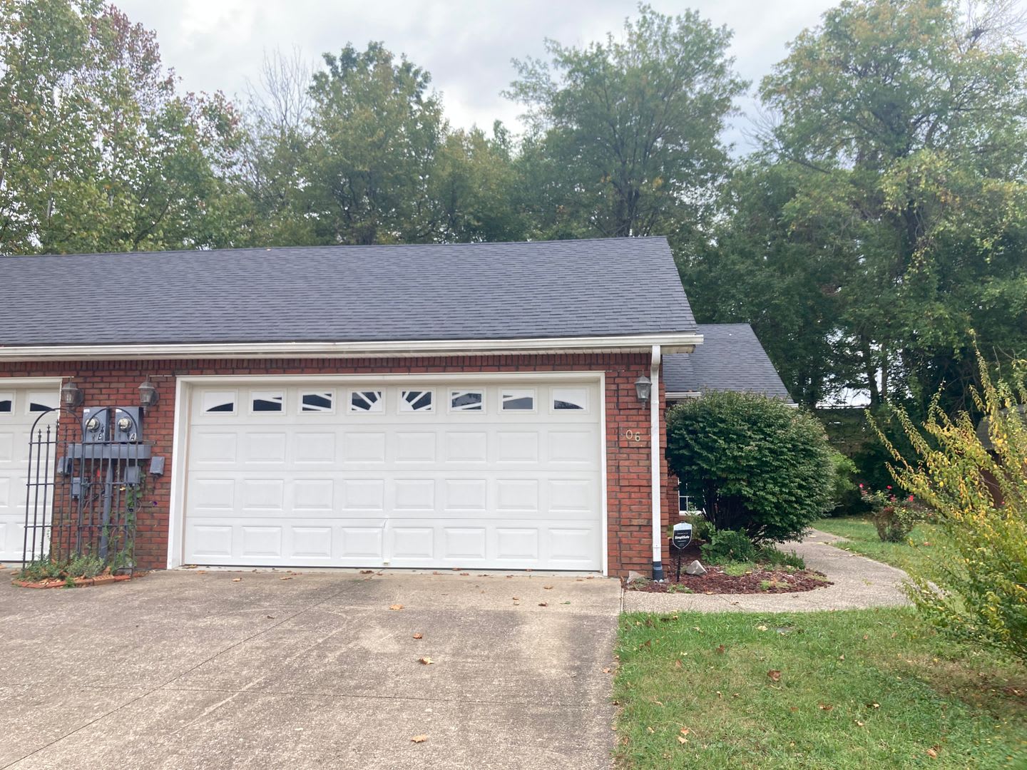 ** NO August Prorated Rent with Signed Lease NOW! ** – photo 1