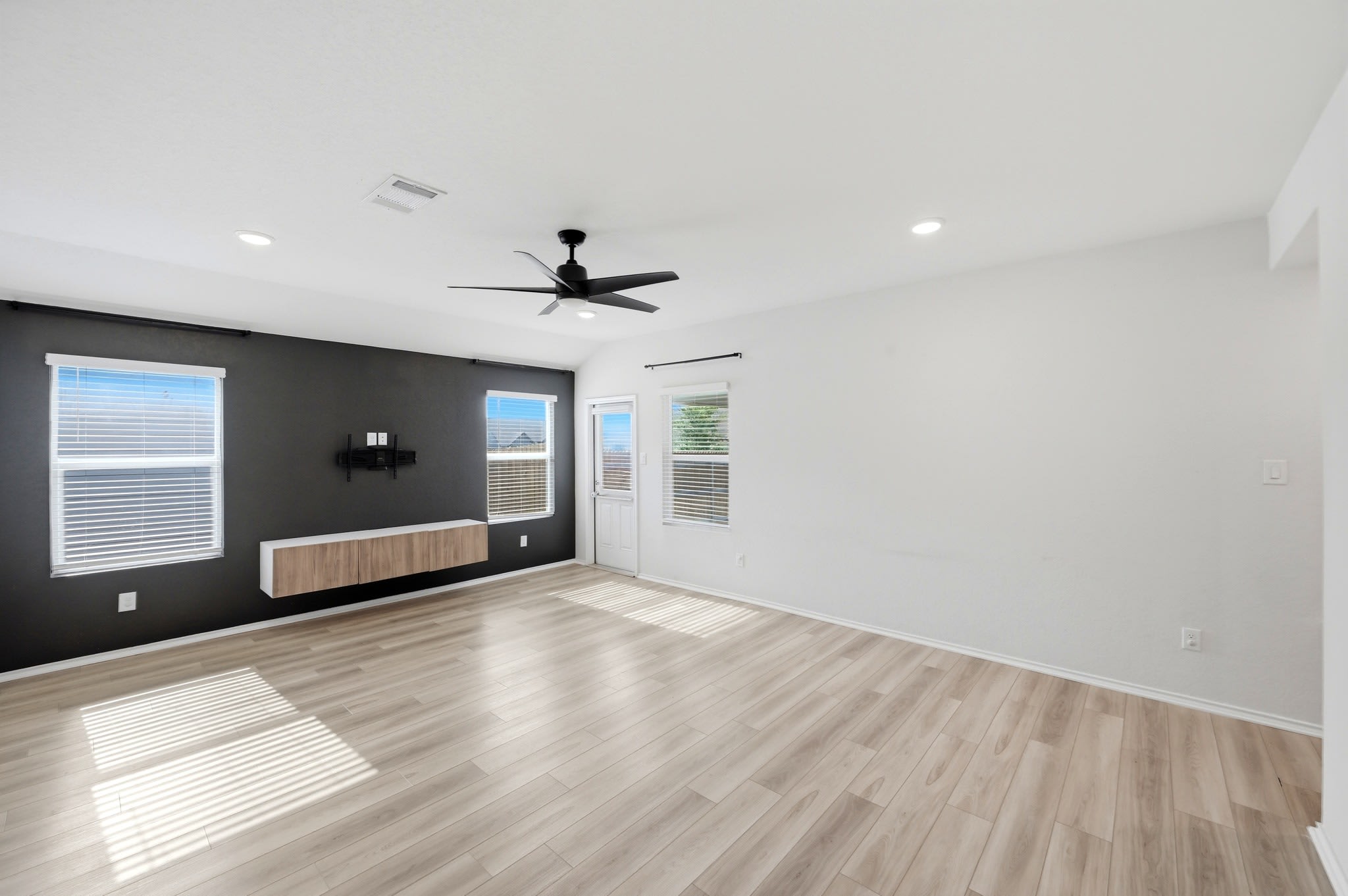1009 Marvin Way – photo 3