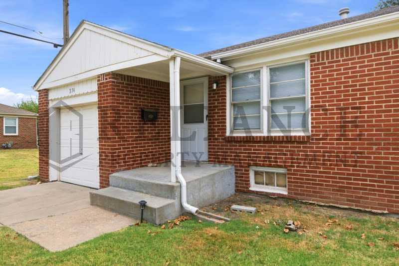 374 North Hillcrest – photo 2