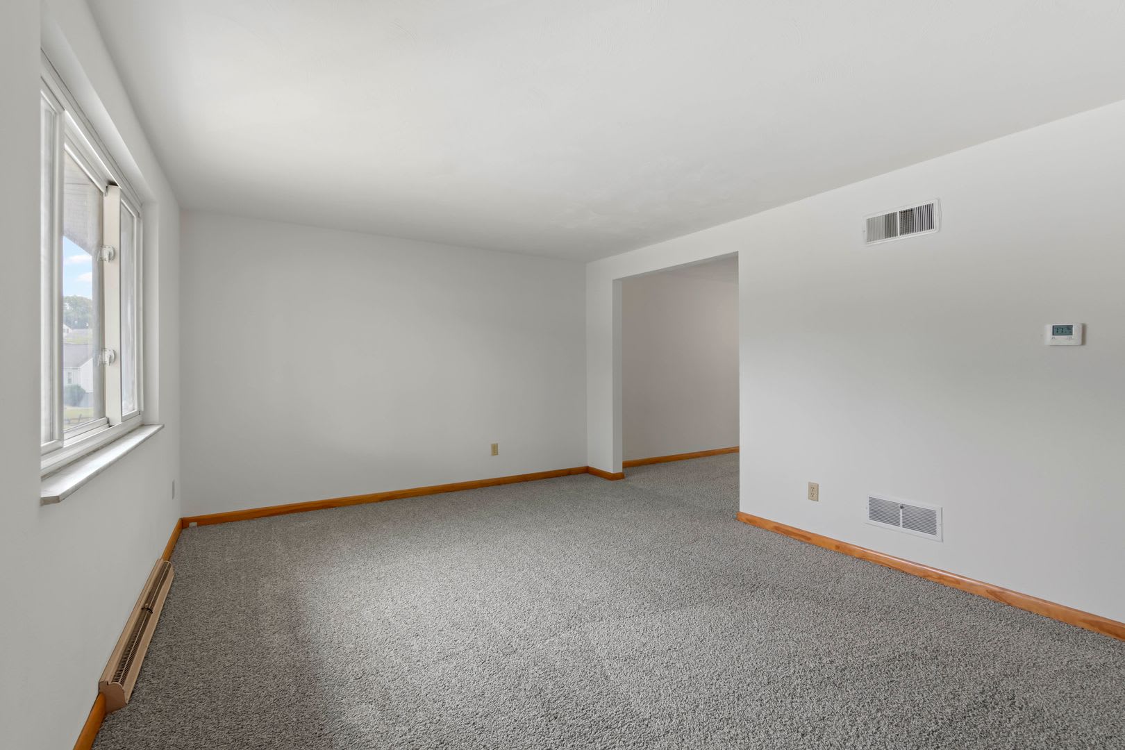 Ready for move-in! Don’t miss this RENOVATED 2-bedroom townhome in West Mifflin! – photo 5