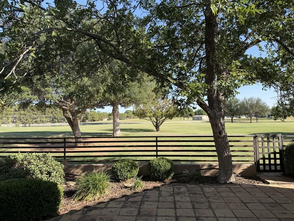 5009 Green Tree Blvd – photo 2