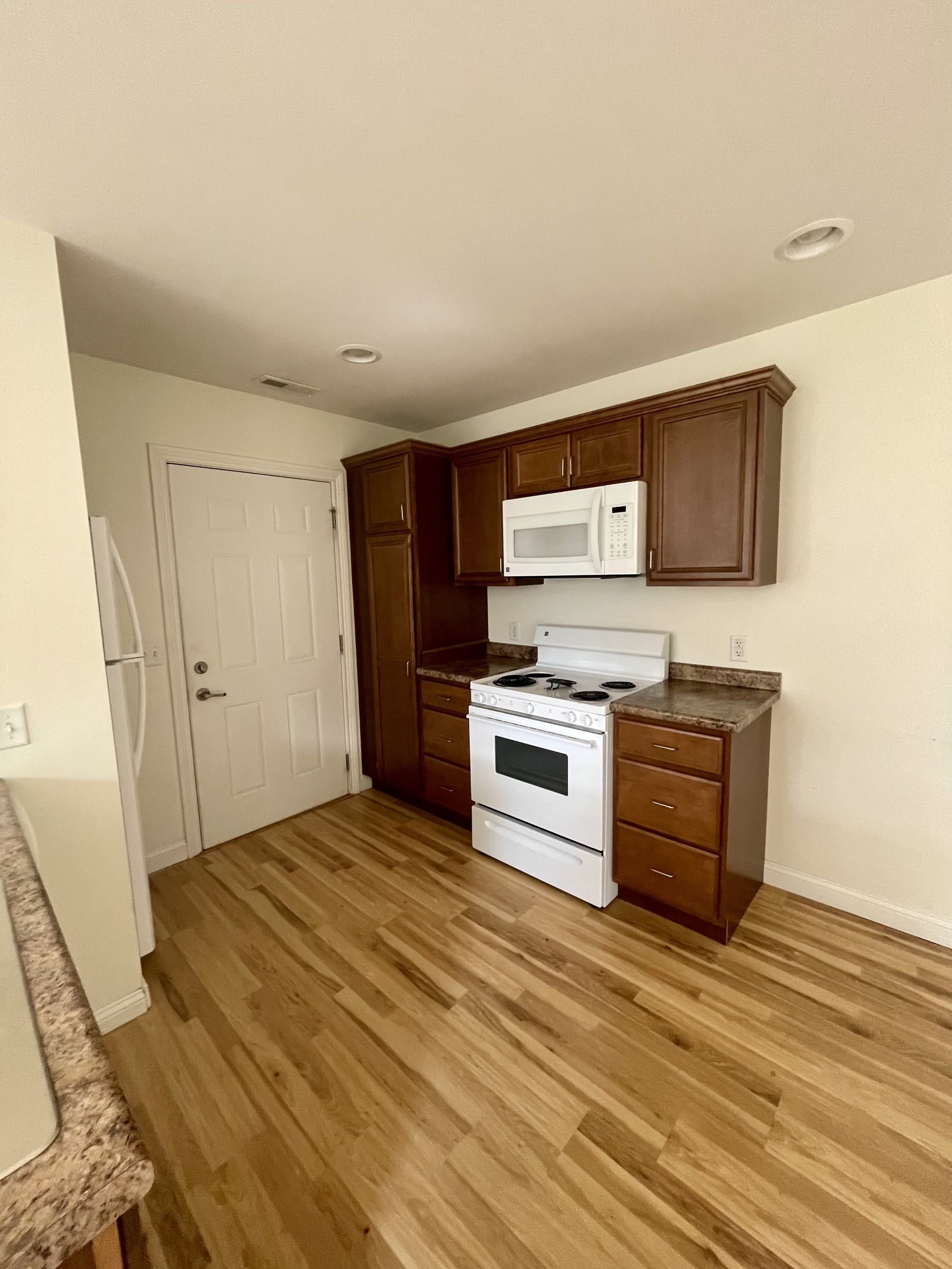 1414 West Mulberry Street – photo 3