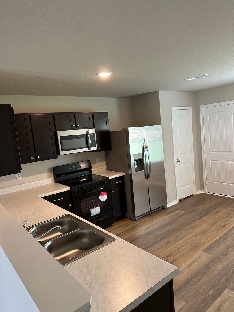 Pre Leasing Now Discover Spacious Living In This 4 Bedroom 2 Bath Cabot Home – photo 4