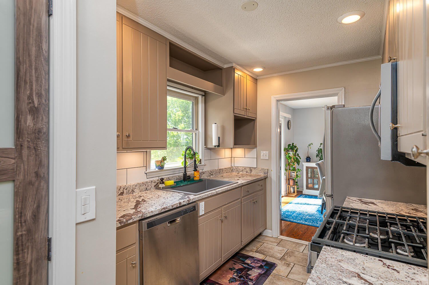 3902 Laird Lane – photo 5
