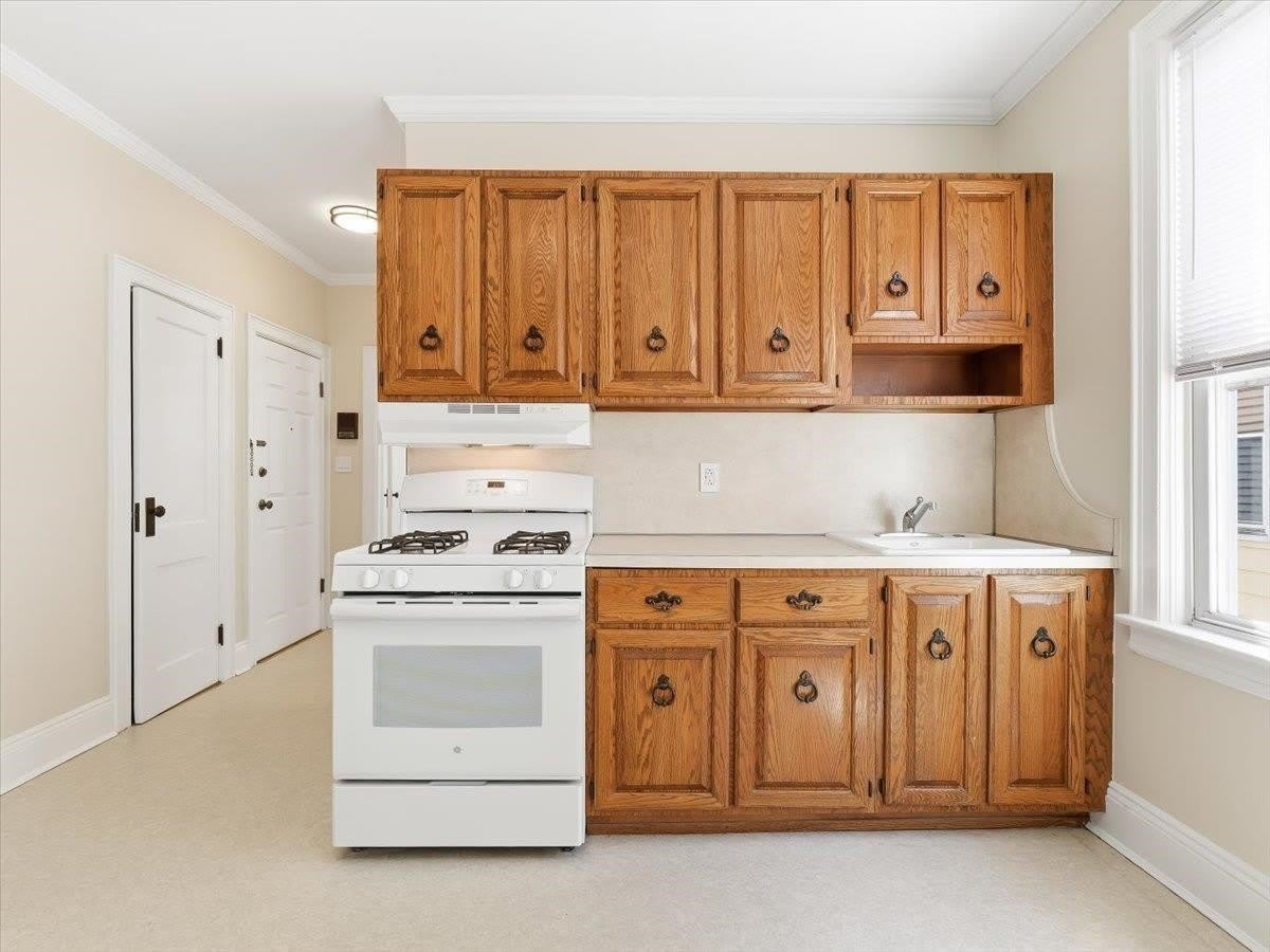 73 NEWMAN AVE – photo 2