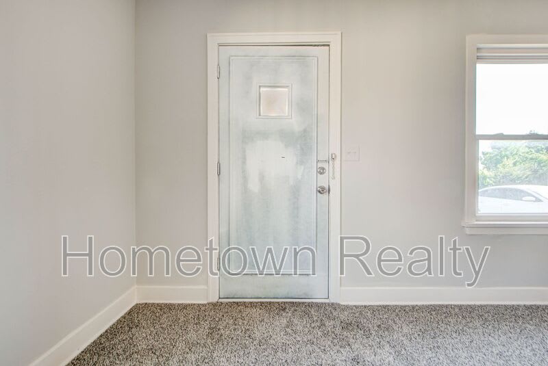 527 W Dill Street – photo 3