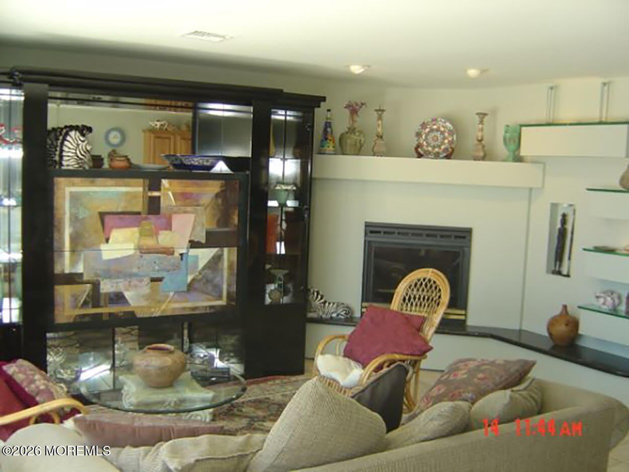 305 Beachfront – photo 2
