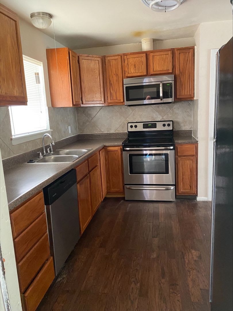Large home – photo 2
