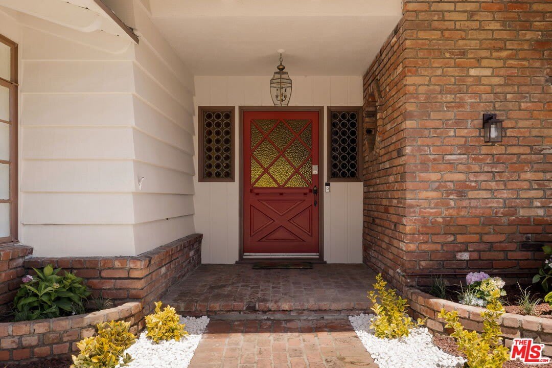 2158 Stradella Rd – photo 3