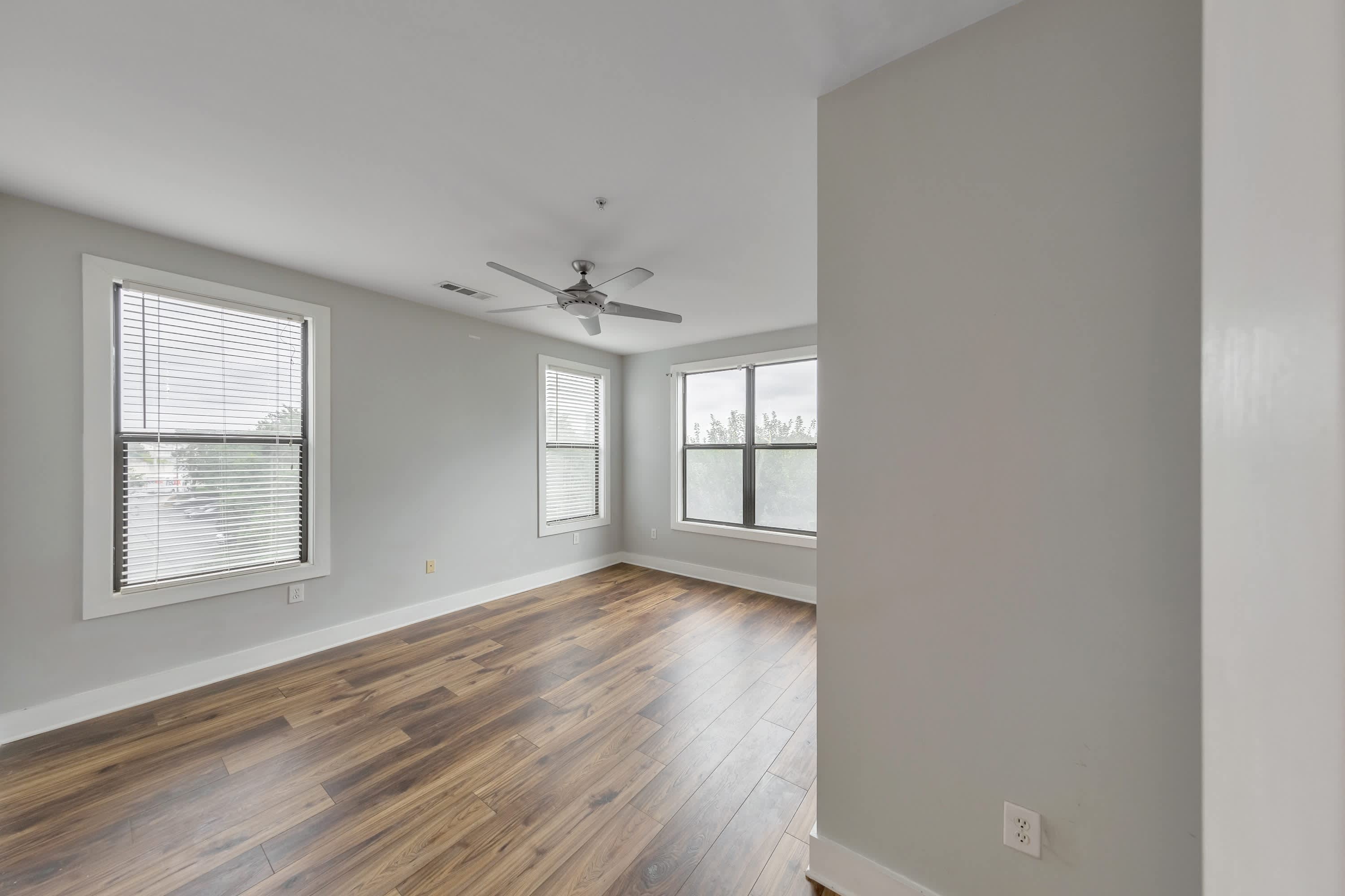799 Hammond Drive – photo 2
