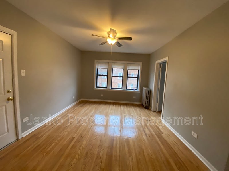 2916 W 64th St – photo 2