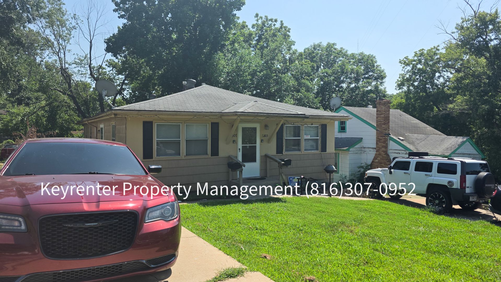 Charming 2-Bedroom Home with Spacious Yard & Off-Street Parking – photo 2