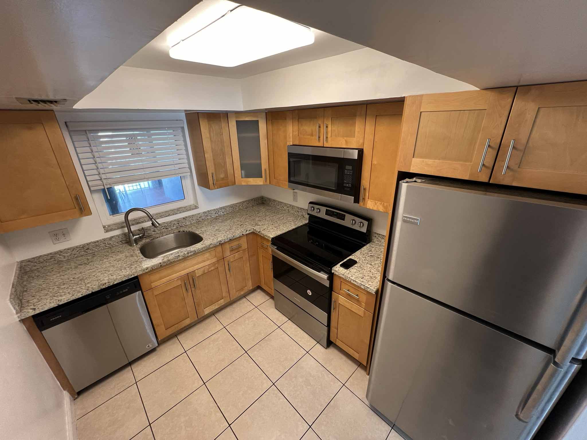 3257 NE 13 Street #402 – photo 4