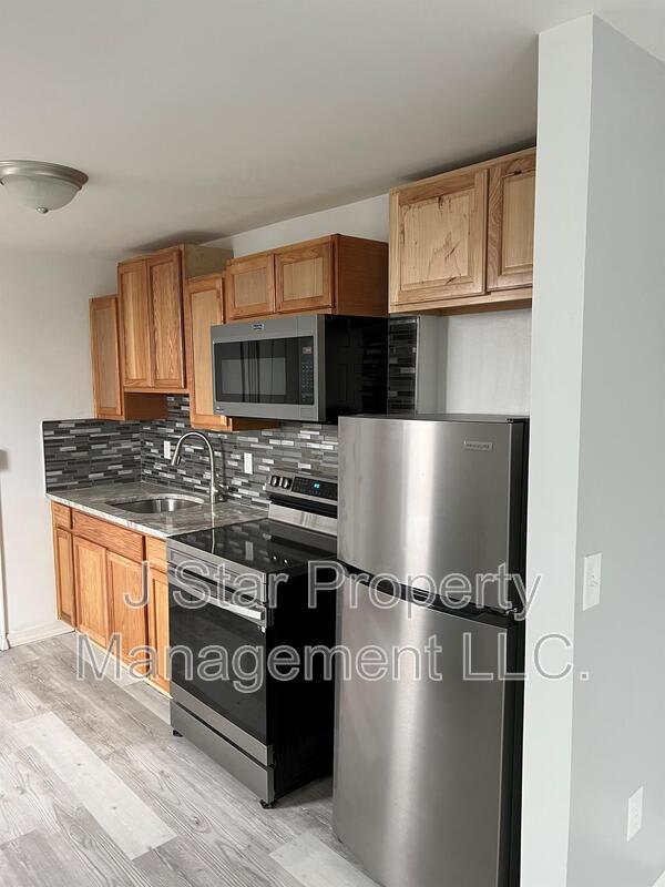 1566 North 10th Street – photo 2