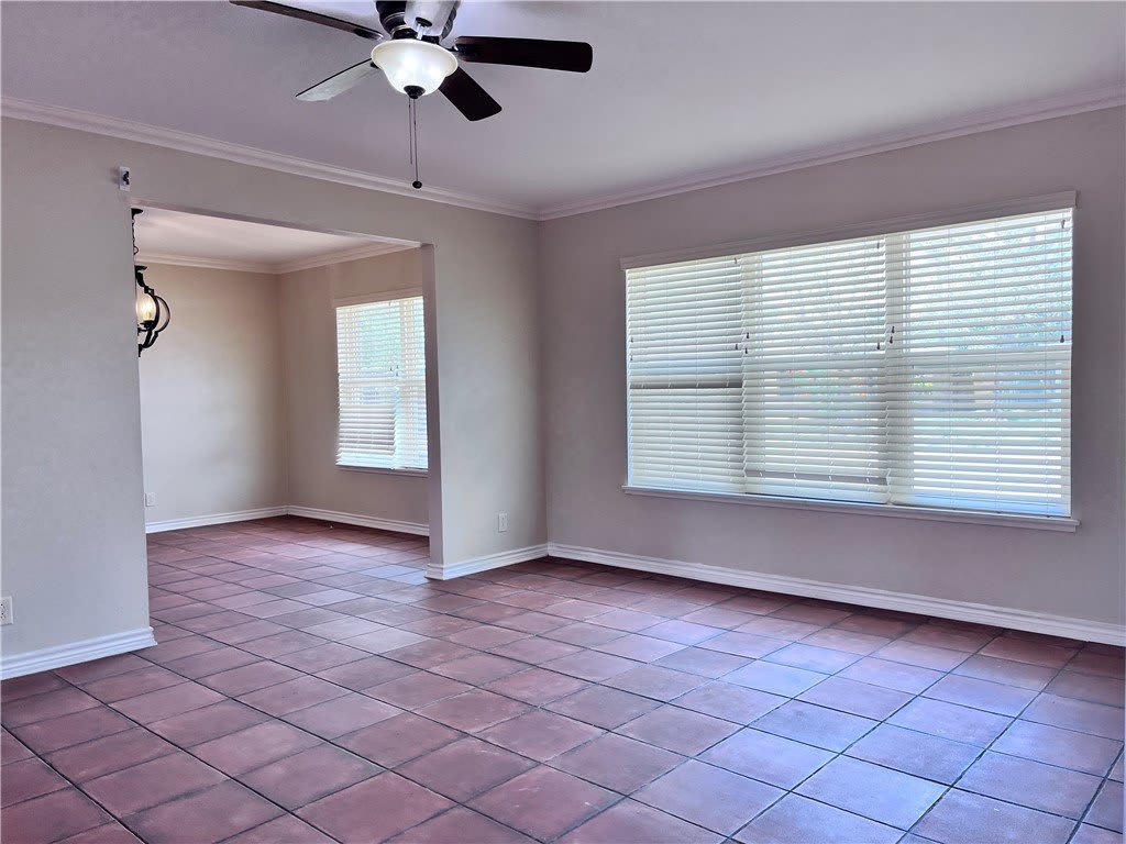 501 Dolphin Place – photo 4