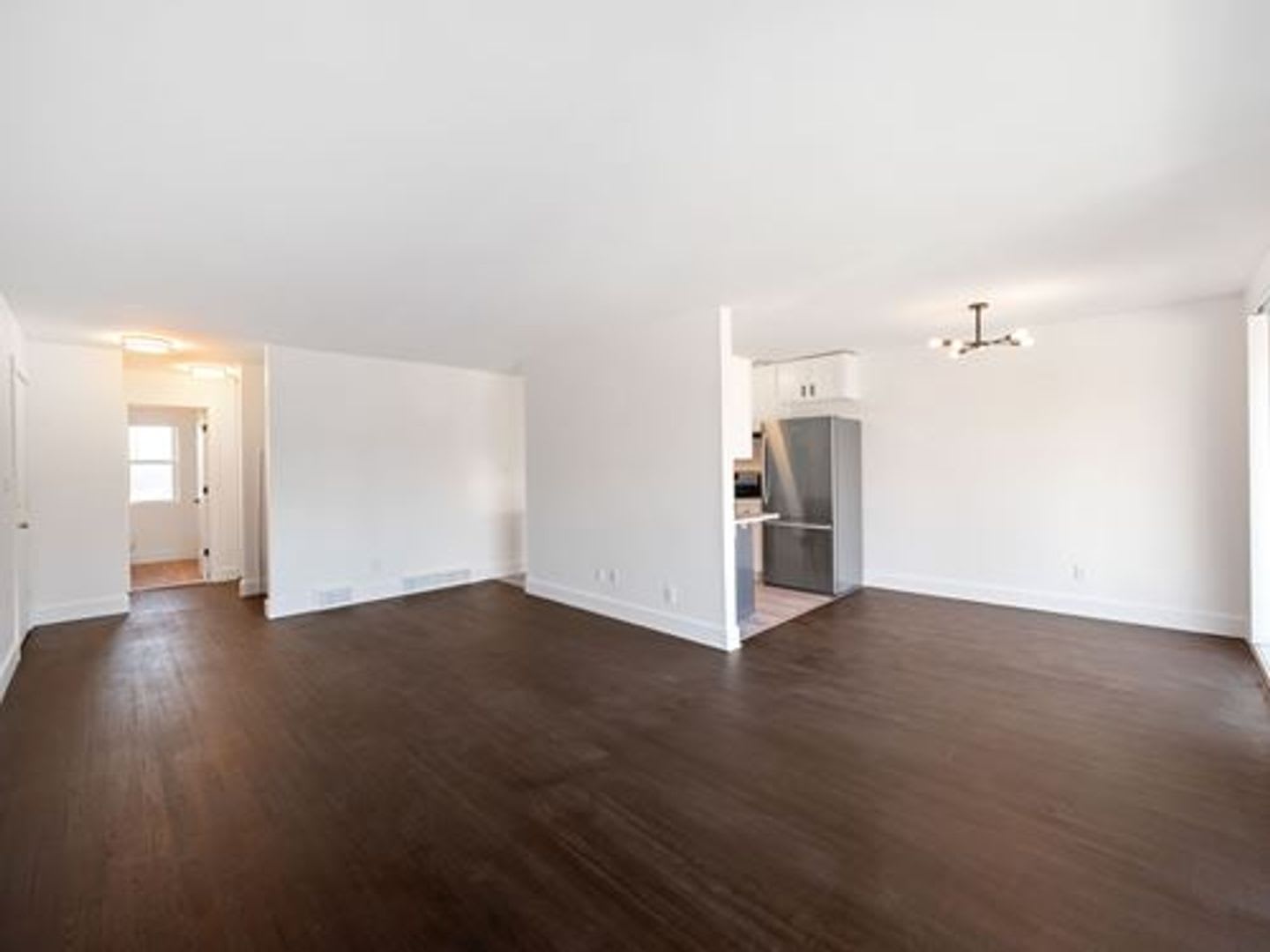 Royal Oakland Apartments – photo 5
