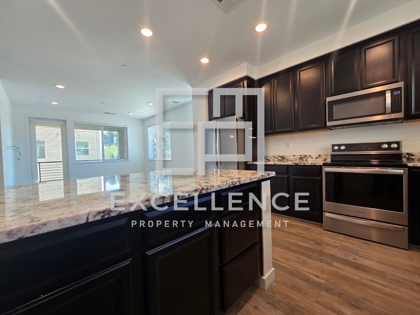 3/2.5 3 Story Townhouse with Solar – photo 4