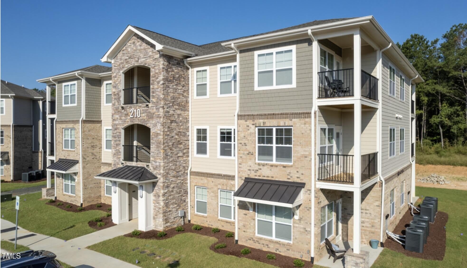 170 Grove Circle – photo 3