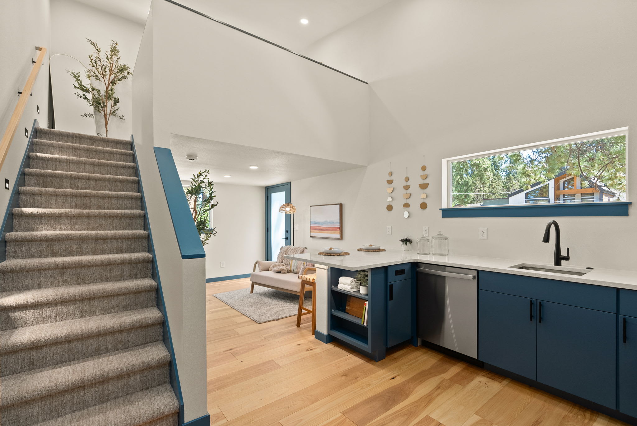 960 Northeast Norton Avenue 2 – photo 1