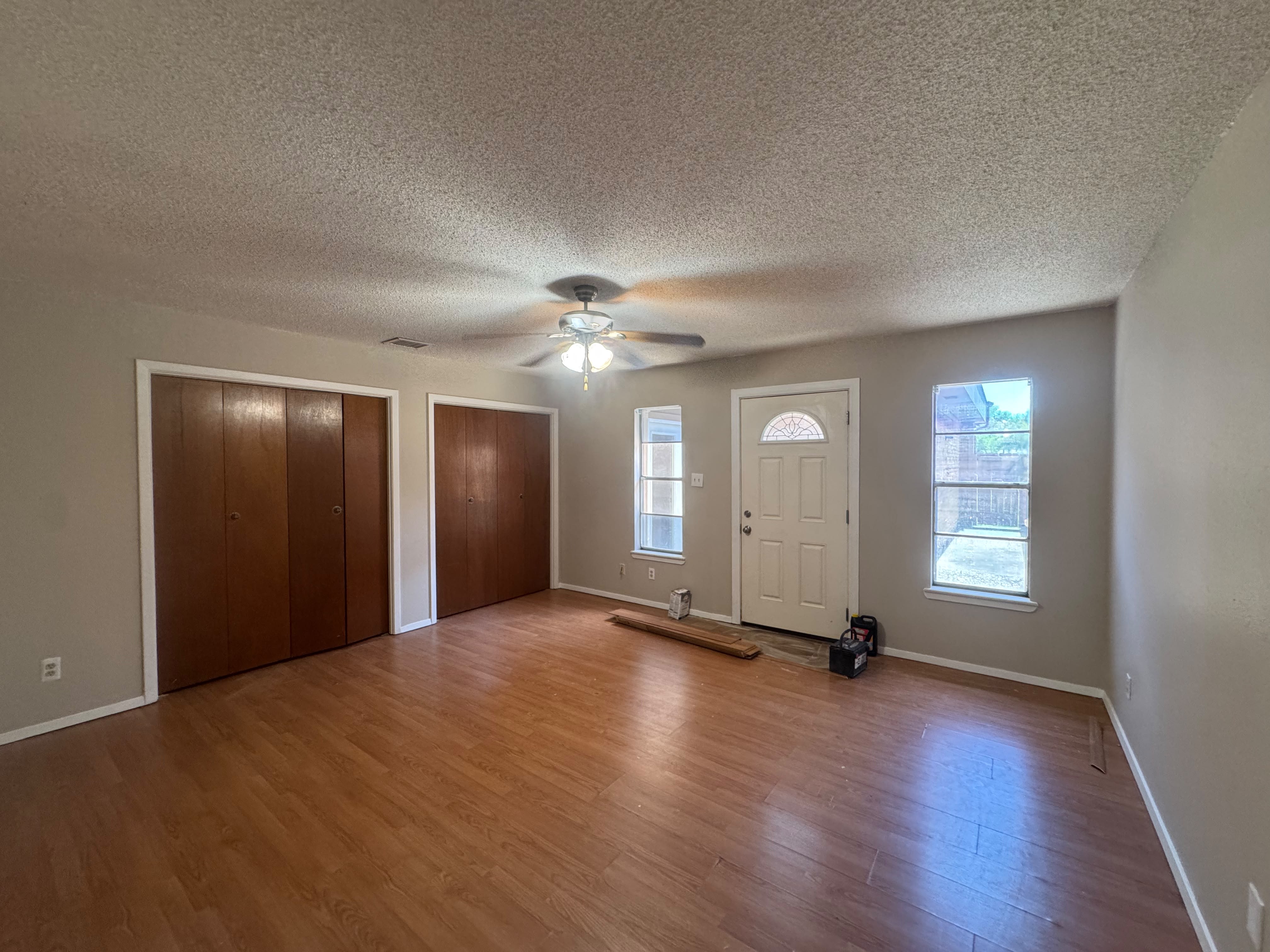 900 E Dallas Ave – photo 4