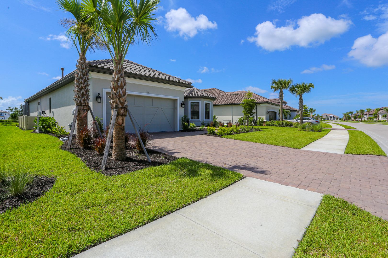 Brand New Stunning Pool Home Professionally Decorated 3 Beds Den 3 Full Baths Esplanade By The Island Untouched By Hurricane Ian – photo 3