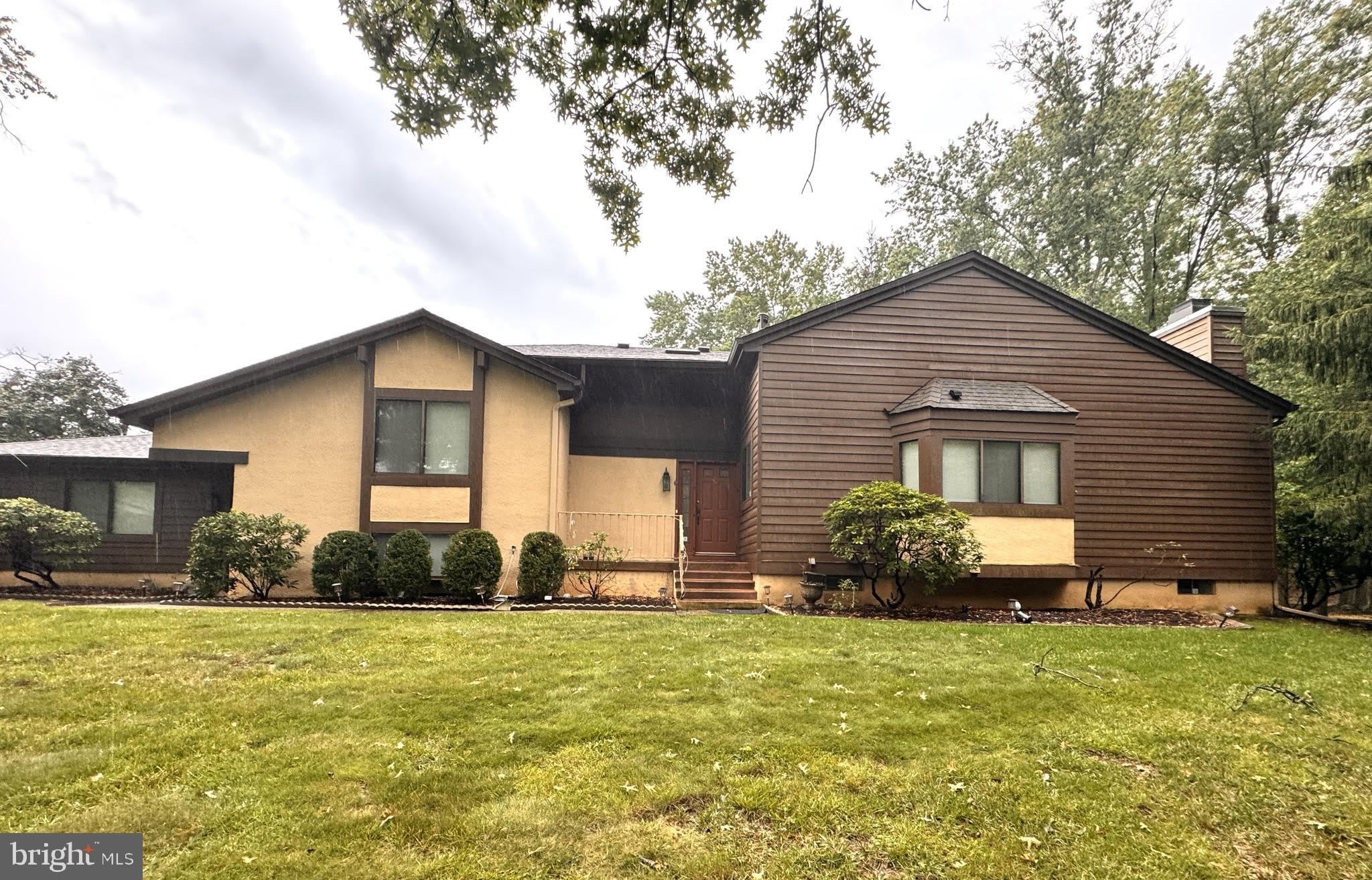 173 SAYRE Drive – photo 1