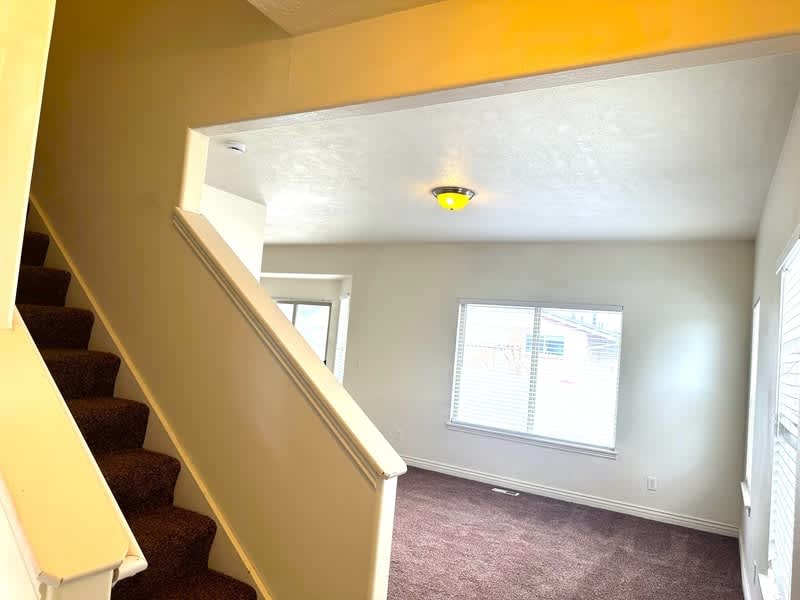 196 North 530 East – photo 3