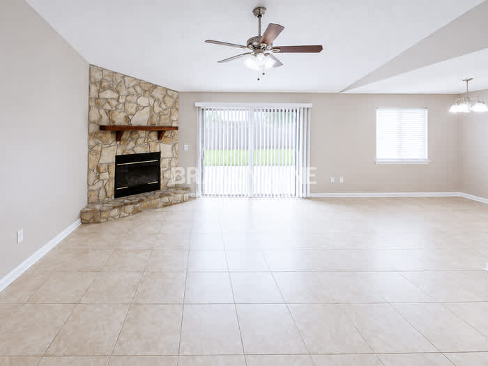 616 Pembridge Drive West – photo 5