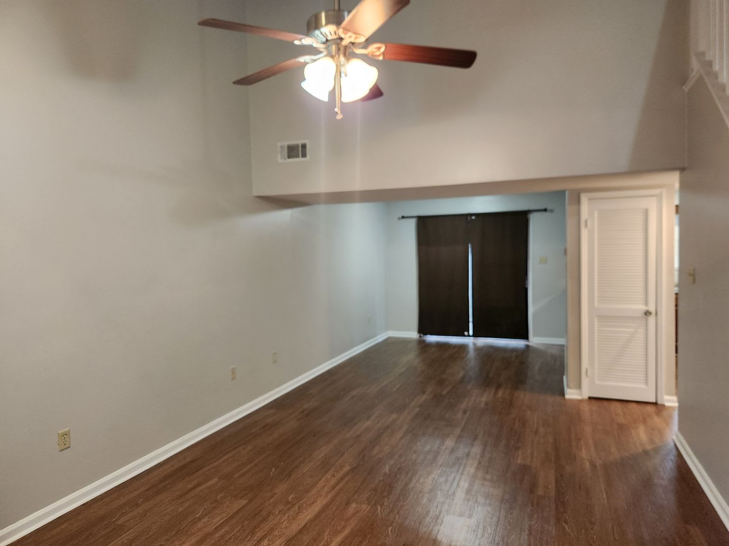 Available January 1St 3 Bedroom 2 5 Bath Town Home – photo 4