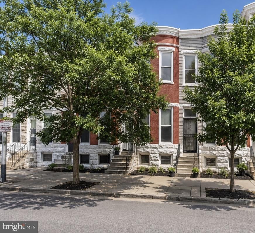 1902 W FAYETTE Street – photo 1